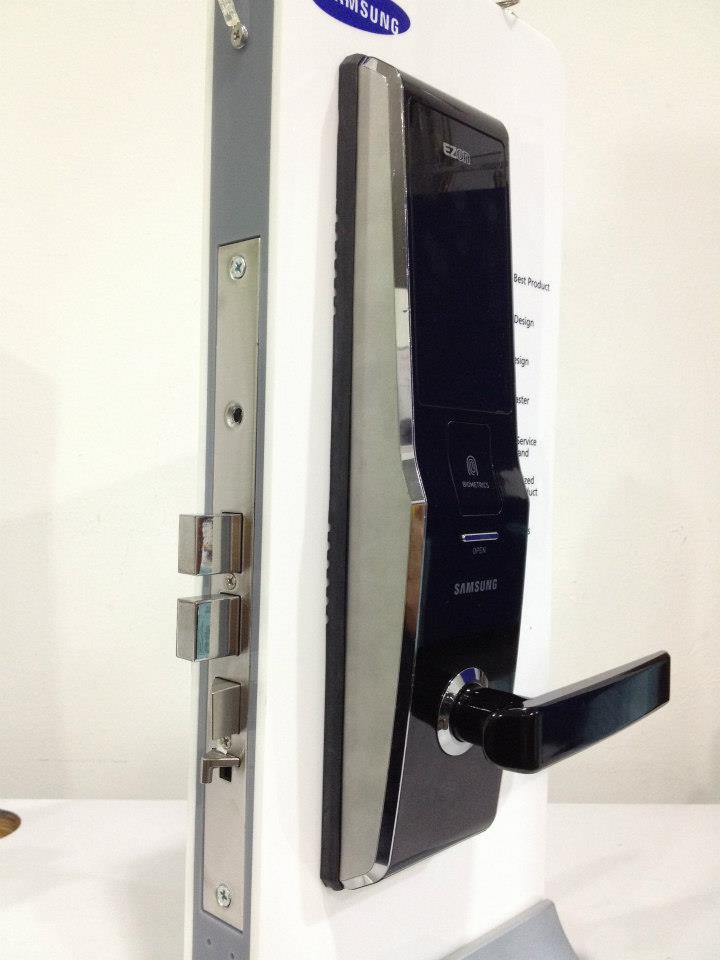 Hình ảnh lắp đặt khóa vân tay Samsung shs 5230